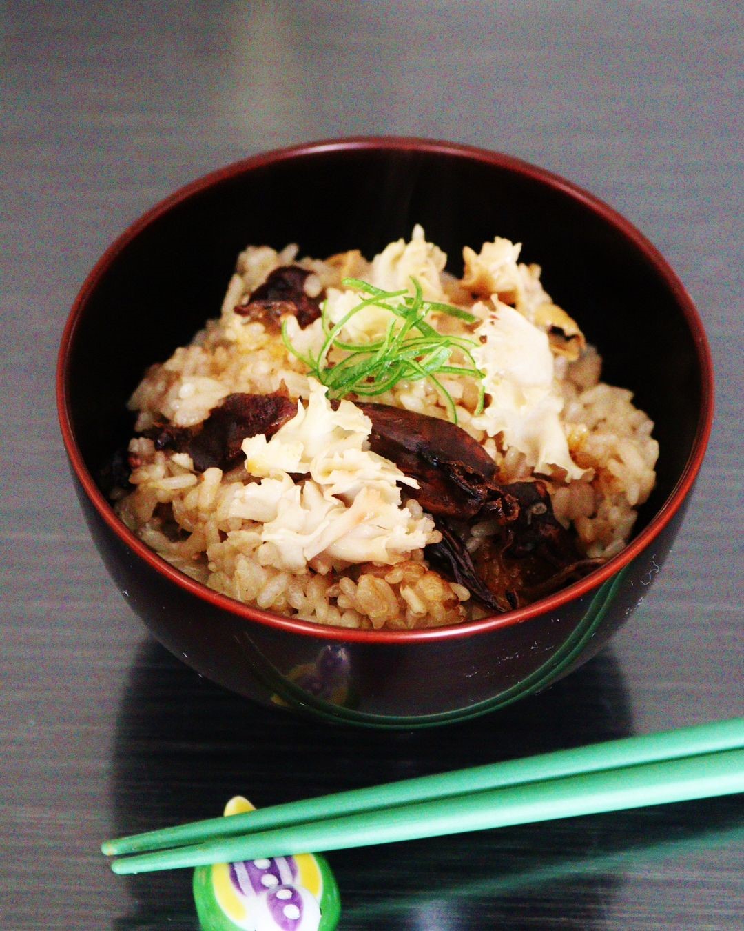 erizou0602様_ハナビラタケレシピ写真1_ハナビラタケとホタルイカの炊き込みごはん