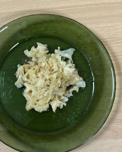 ハナビラタケレシピ写真1_ハナビラタケのガーリックオイル炒め