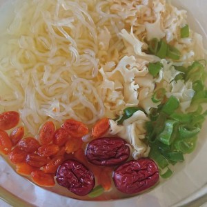 ハナビラタケレシピ写真1_はなびらだけこんにゃくスープ