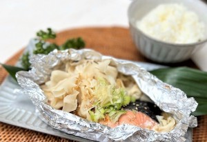 はなびら茸と秋鮭のホイル焼き-レシピ写真1