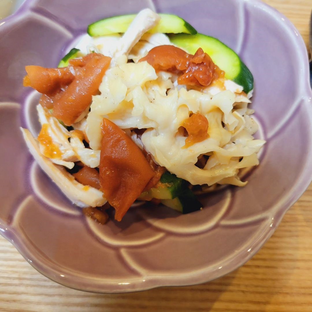 ハナビラタケレシピ写真3_ハナビラタケと梅きゅうりとささみの和え物